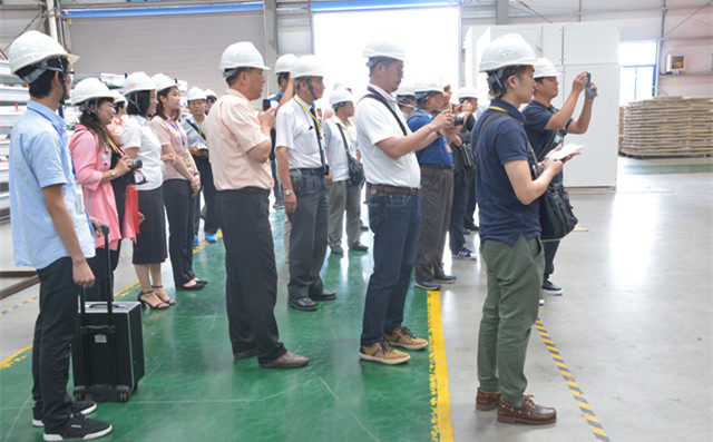 伟业迎来台湾铝门窗参访团，跨越海峡两岸，共话铝建筑产业链新发展