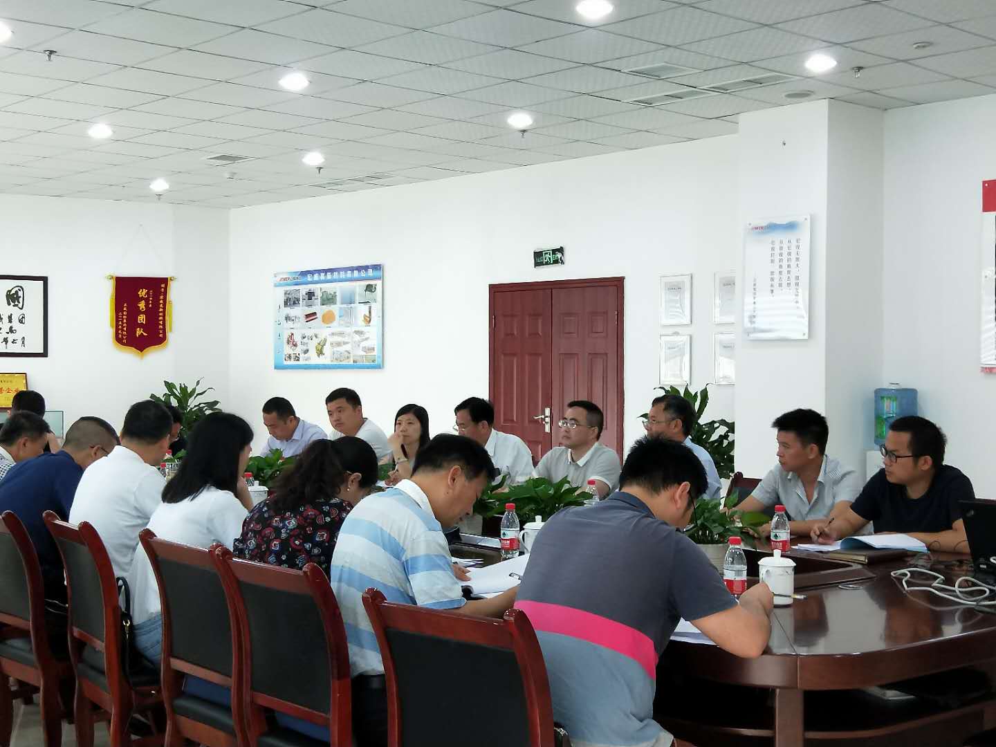 正威集团宏威院士专家工作站顺利通过市级专家团队验收