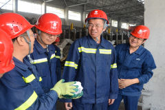 國電投鋁電公司王同明到寧夏能源鋁業調研