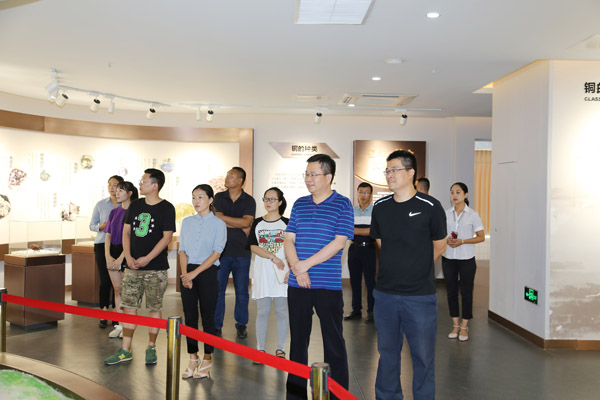 西宁经济技术开发区甘河工业园区管委会 经济和科技发展局局长黄晓东一行到访山东方圆有色