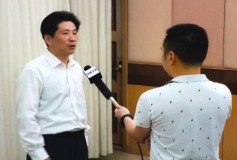 铜陵有色杨军接受安徽卫视《安徽新闻联播》记者采访