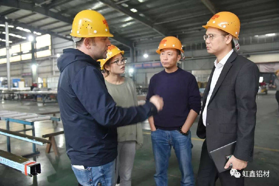 意大利客商来金鑫发铝业考察洽谈