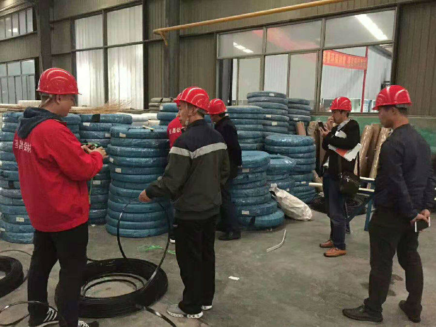 河南濮阳隔热断桥工程客户冒雨前往明达集团考察