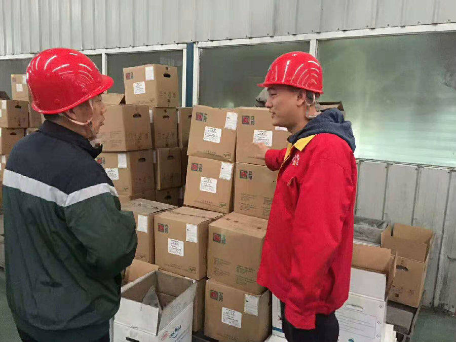 河南濮阳隔热断桥工程客户冒雨前往明达集团考察