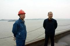 九江市港口航运管理局党组书记、局长曹俊良一行到铅锌公司督查水运码头安全管理工作