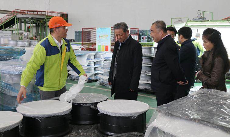 俄罗斯侨商到焦桥镇考察铝产业发展情况
