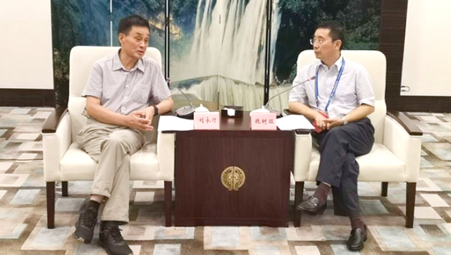 刘永行董事长与遵义市委书记、市长魏树旺会面并座谈