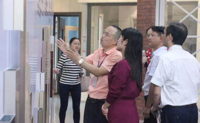 贵州省清镇市委书记孙绍雪一行二度莅临伟业展开考察交流工作