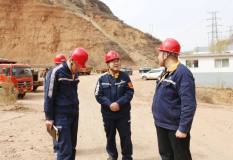冀樹軍就復工復產、提產增效到華興鋁業礦山進行專題調研