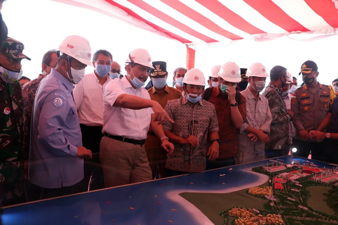 印尼海洋统筹部长卢胡特一行视察南山印尼宾坦氧化铝公司