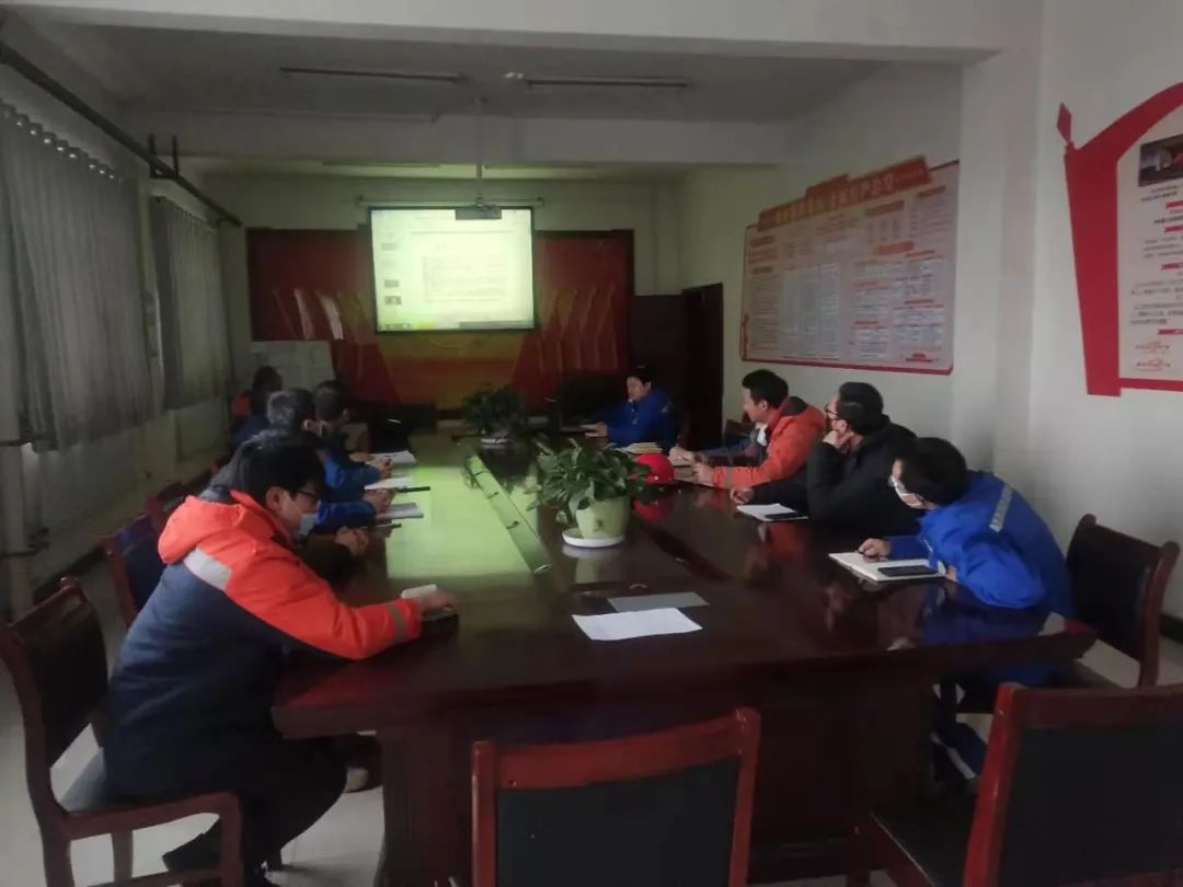奥鞍技术专家到新疆五鑫铜业熔炼厂进行转炉操作技术交流
