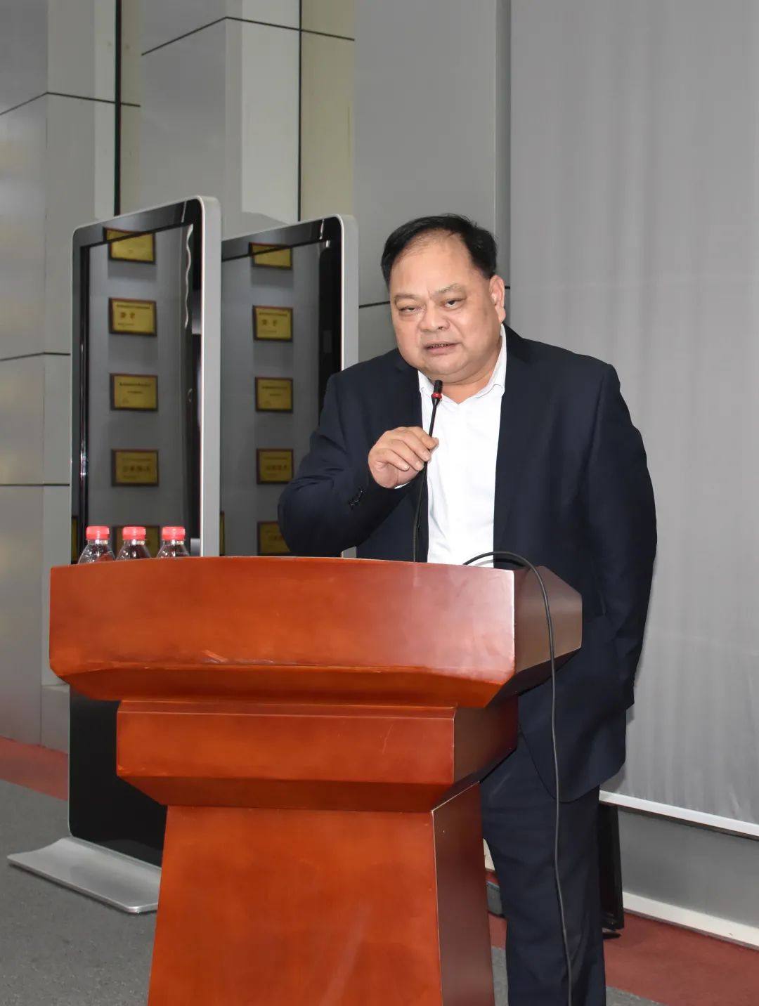 广亚铝业与湖南省建筑门窗幕墙协会签订战略合作协议