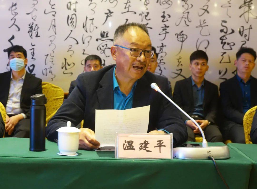 江苏省连云港市各门窗幕墙公司一行莅临潍坊广华铝材有限公司实地考察