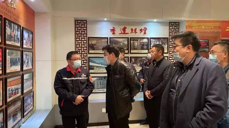 阿坝州政协副主席龙刚到阿坝铝厂调研