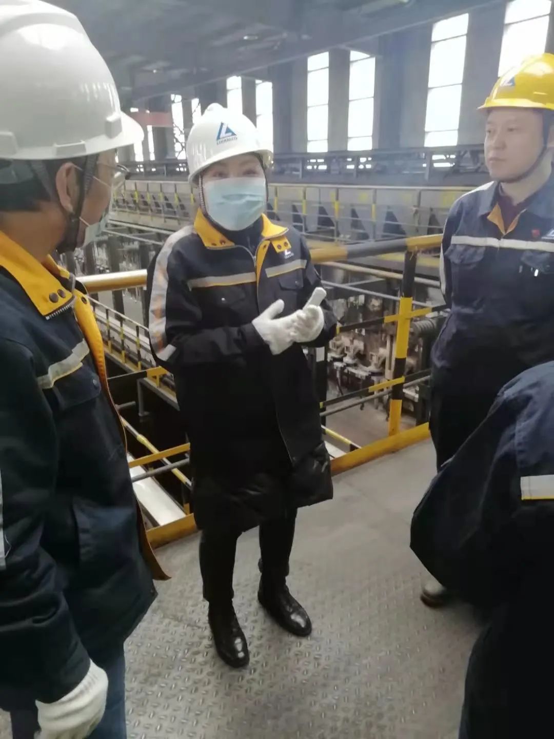 中铝集团运营优化部副总经理赵红梅一行到抚铝调研