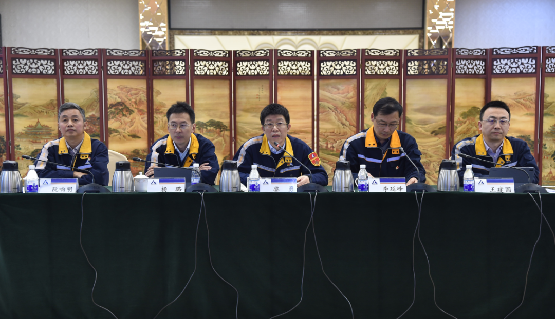 西南铝召开“双百行动”综合改革推进会、举行装饰公司职业经理人签约仪式