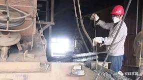 宏跃集团精锌冶炼厂降低渣含锌实现新突破