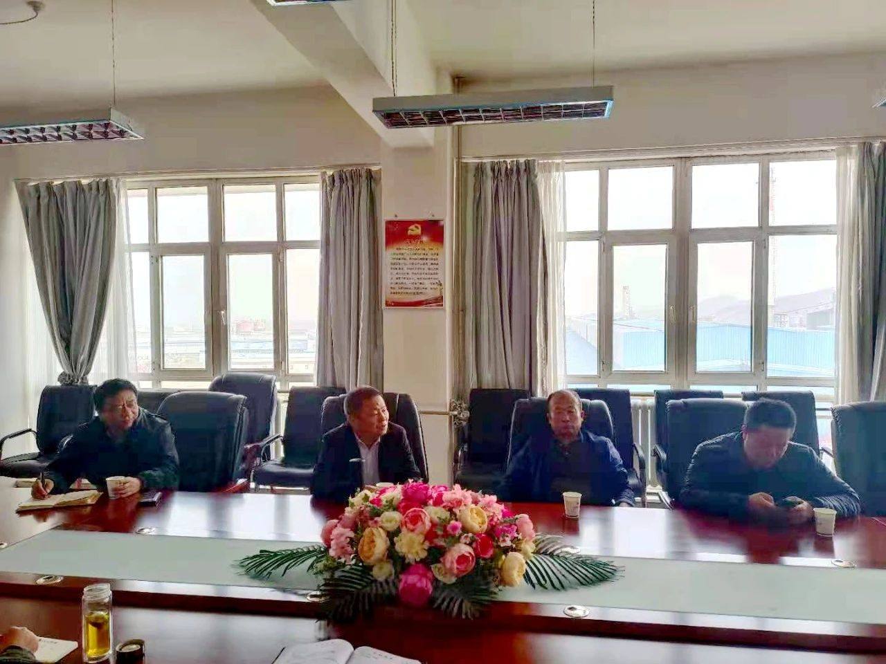 中国有色金属工业协会铝用炭素专家组到和峰公司调研座谈