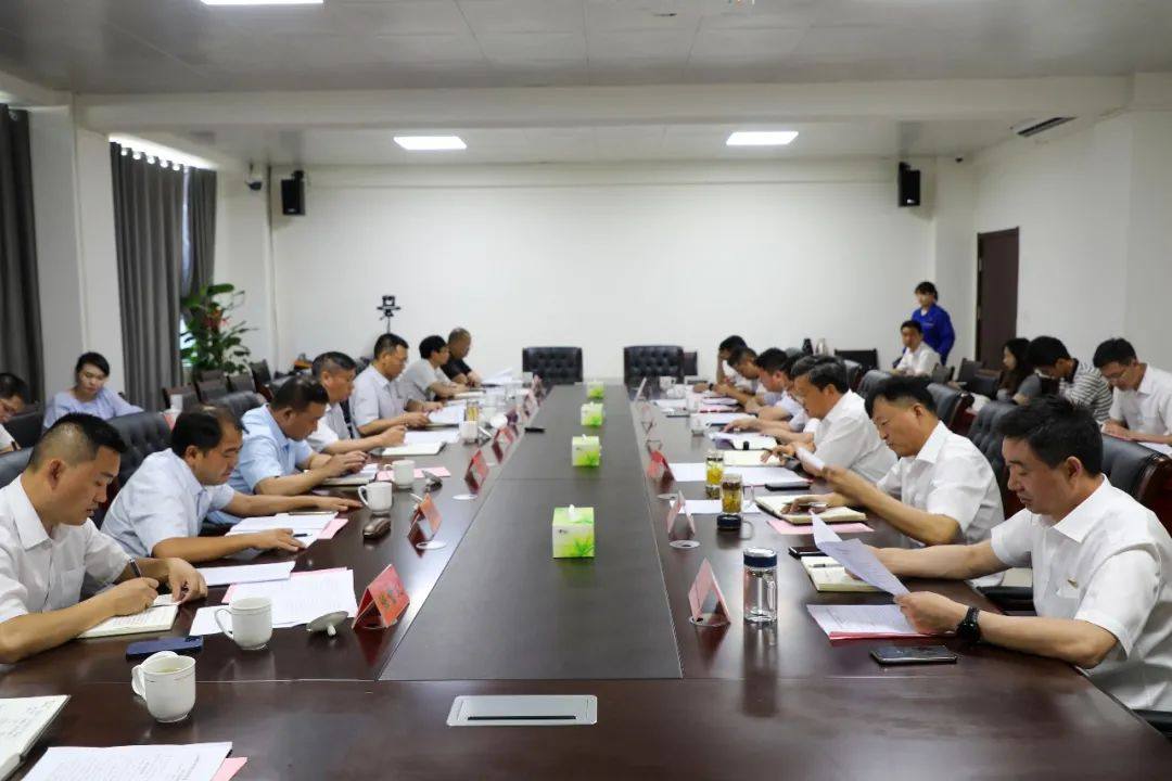 文山州委常委、常务副州长李先祥带队到云南神火调研