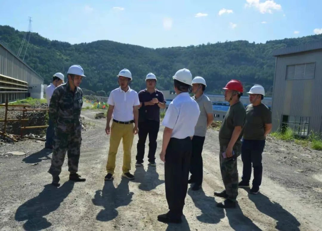 農發行廣西區分行副行長蔣志強一行到隆林鋁業項目組考察調研