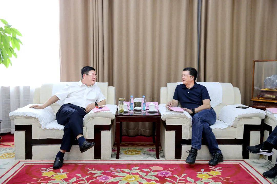 西部矿业集团与紫金矿业举行座谈