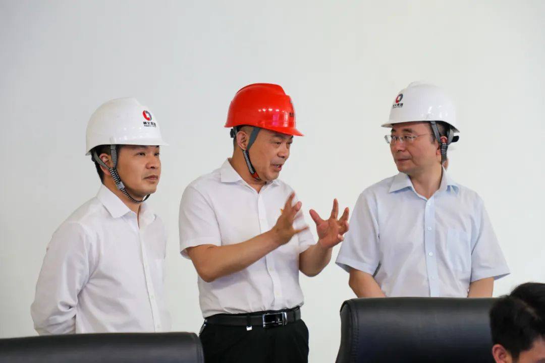 蔡祥荣一行到云南神火调研