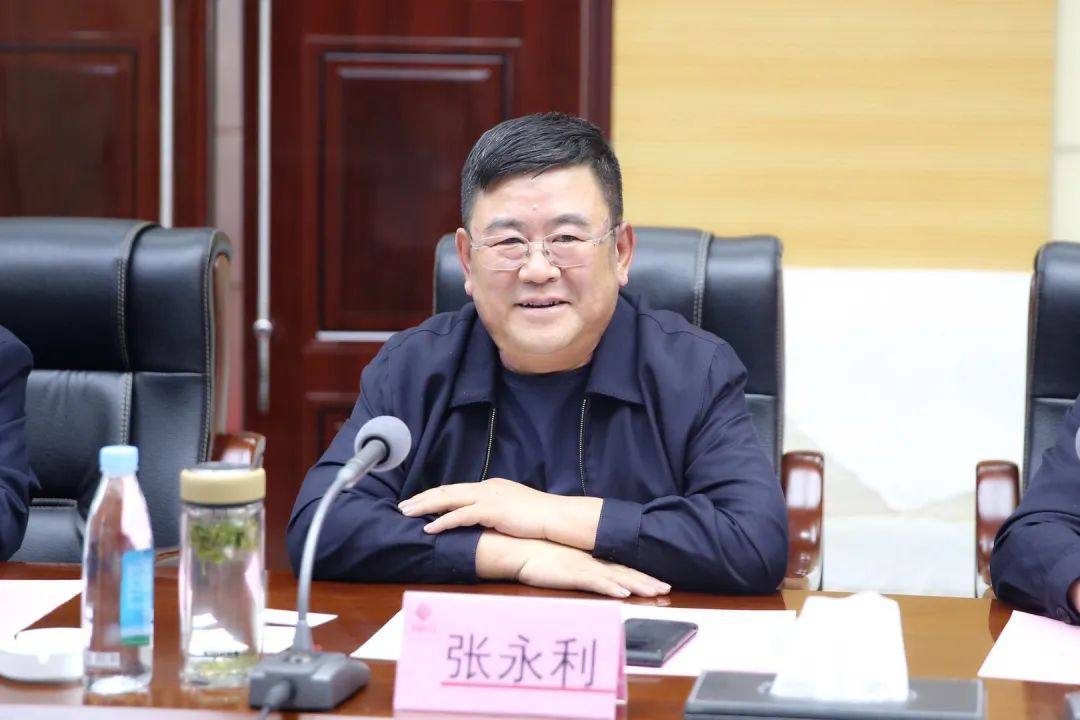 西部矿业集团公司与上海浦东发展银行举行座谈