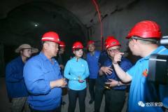 葫蘆島市委常委、常務副市長馮英一行到八家礦業公司 檢查指導安全工作