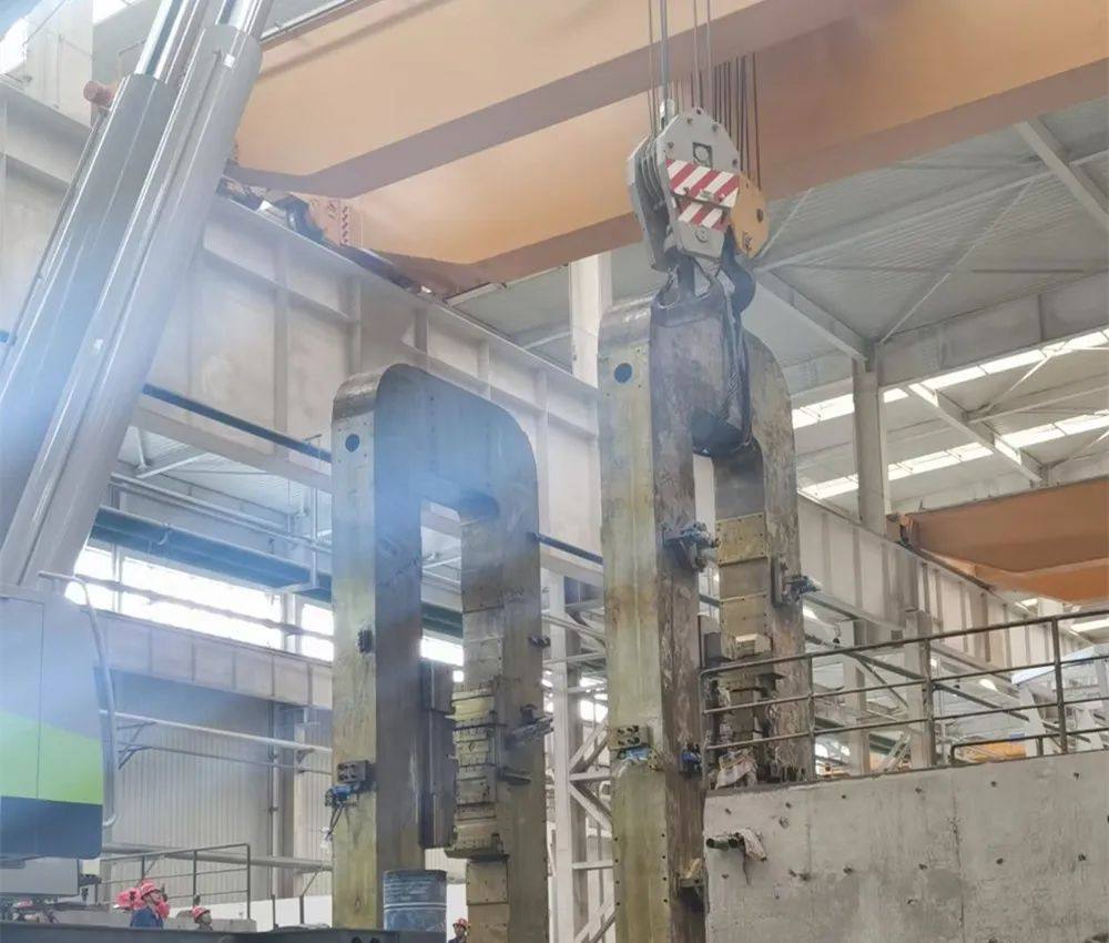 天成彩铝公司2300mm冷轧机牌坊顺利安装完成