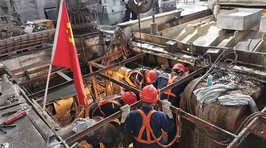 中鋁青海分公司鑄造廠圓滿完成上半年扁錠生產任務