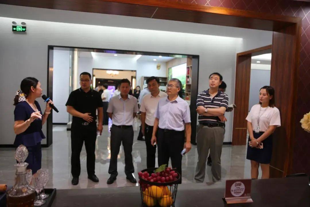 省委改革办专职副主任张成杰一行到方霖铝业考察调研