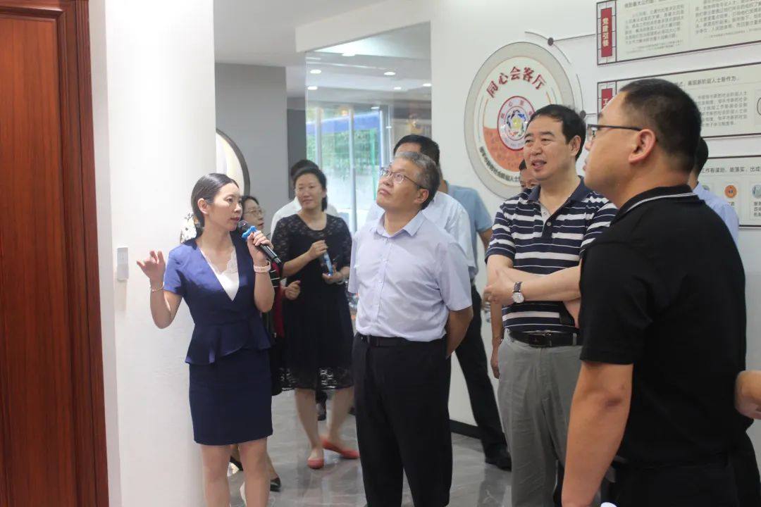 省委改革办专职副主任张成杰一行到方霖铝业考察调研