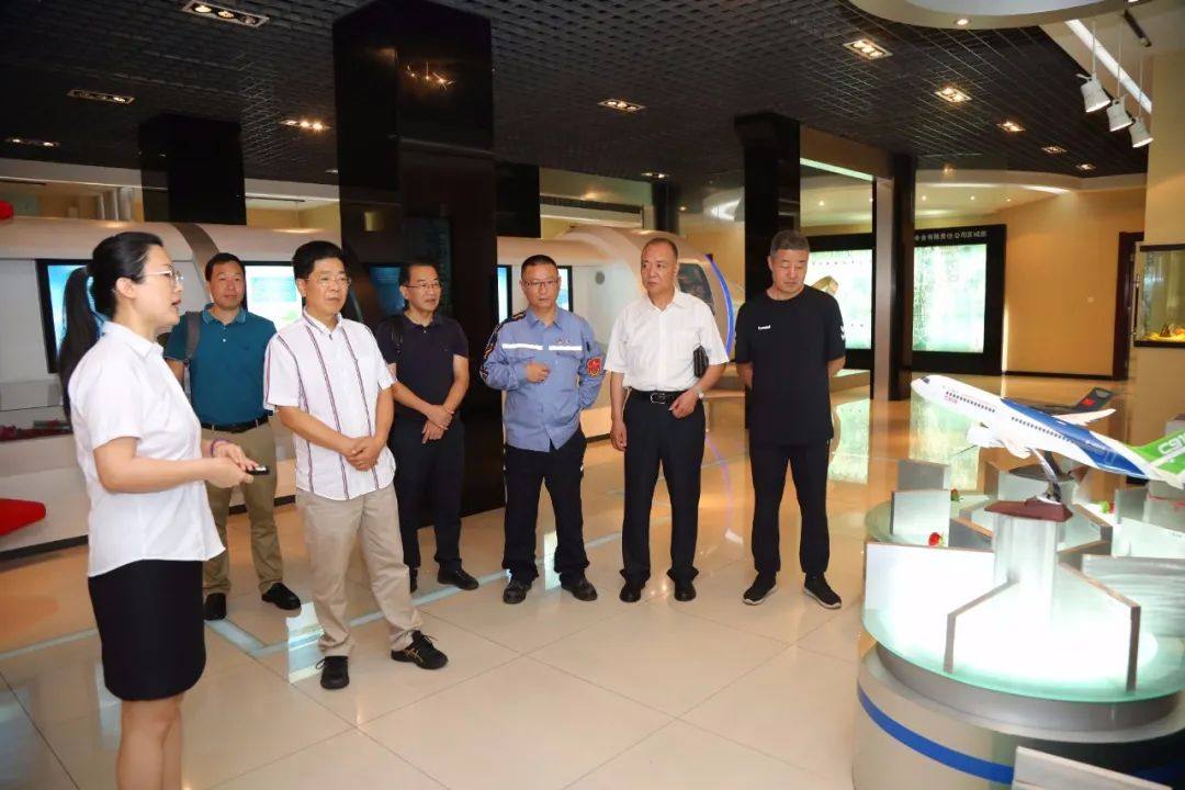嘉兴学院副校长周亚新一行到中铝东轻交流访问