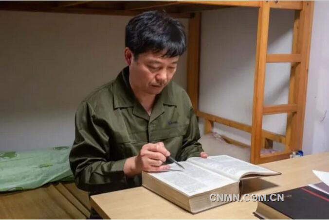 海亮有色材料“智造”的“魔術師”馮煥鋒 研制出屬於中國人自己的設備