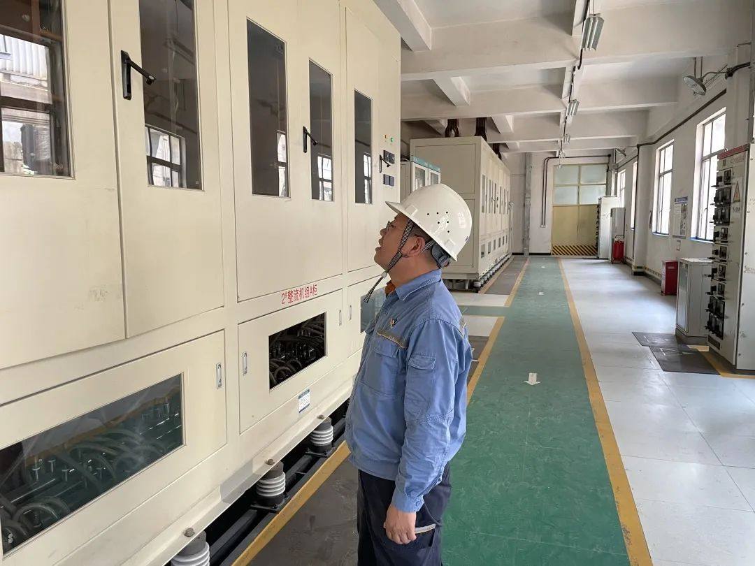 遵义铝业董事长、总经理谢青松到动力厂检查指导工作