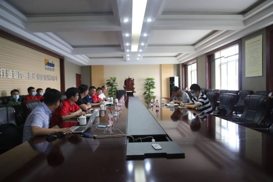 自治區工信廳科技質量處處長王銀岐一行赴五鑫銅業對鈹銅合金項目進行檢查