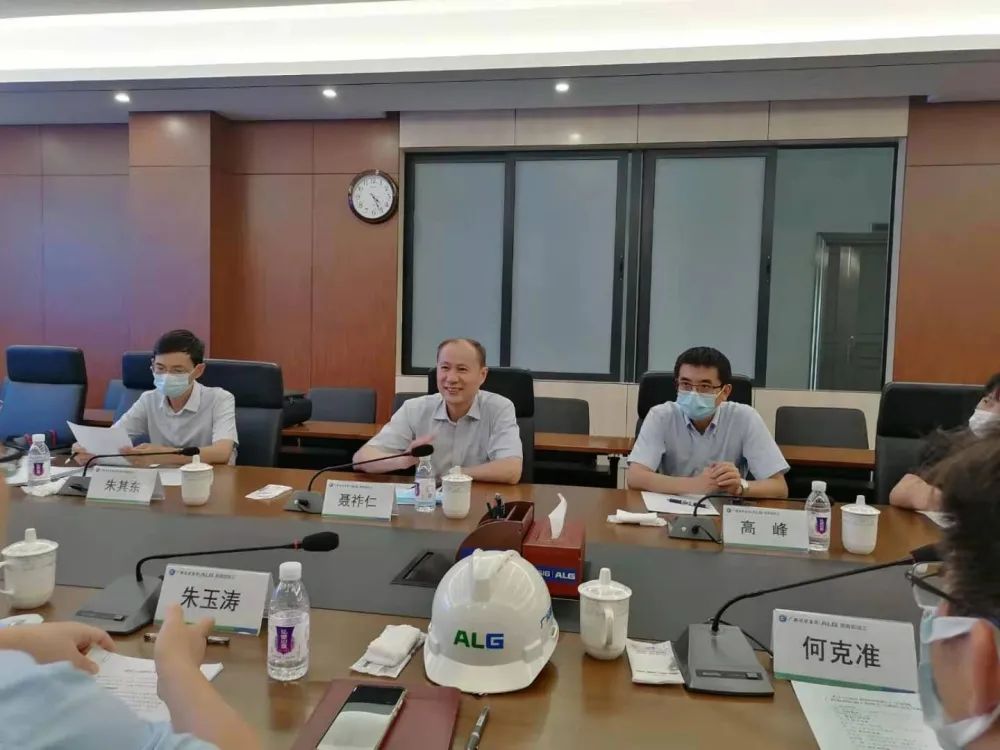 中国有色金属学会副理事长聂祚仁一行到广西南南铝加工有限公司调研