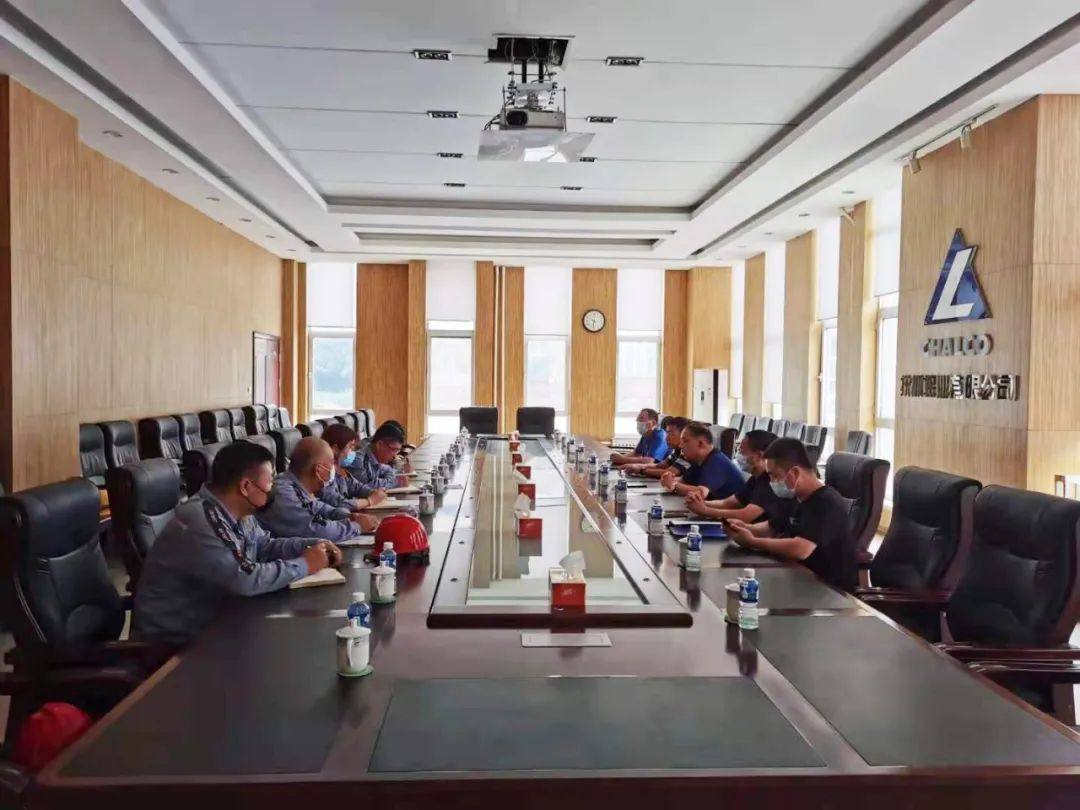 抚顺市交通局副局长安良东一行到抚铝检查道路运输安全生产工作