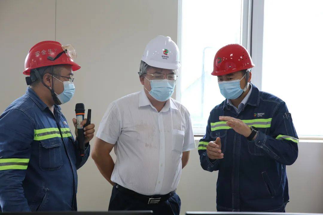 贵州省人大常委会副主任何力到国家电投遵义公司调研