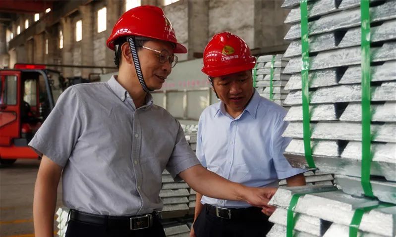 江铜集团公司副总经理江文波廖新庚先后到铅锌公司检查指导工作