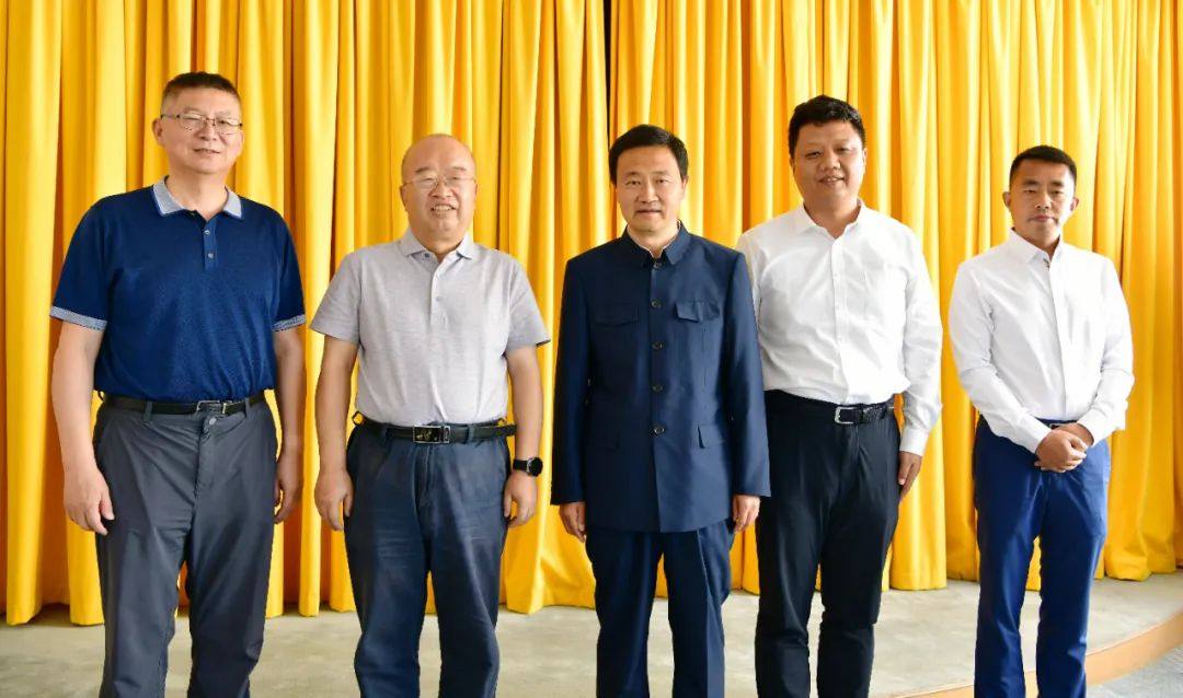 宝鸡市区有关领导宁怀彬一行到新疆有色集团开展合作交流