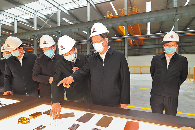 河南省委書記樓陽生、省長王凱到明泰鋁業子公司明晟新材料參觀調研