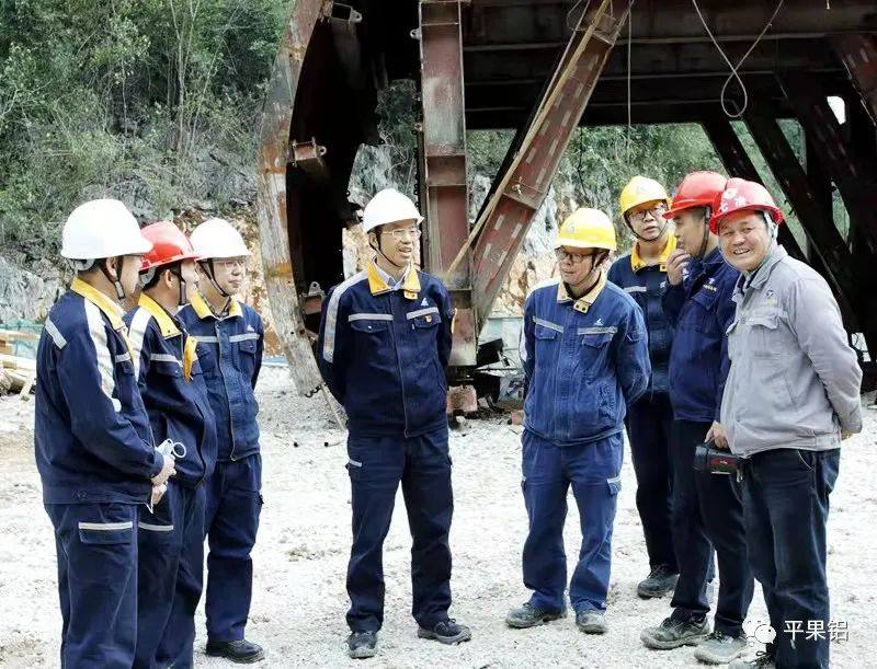 中铝股份广西分公司总经理黄卫平到教美铝土矿山建设项目施工现场检查指导工作