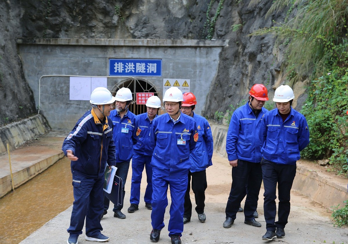 广西华银铝业公司领导深入基层调研指导工作