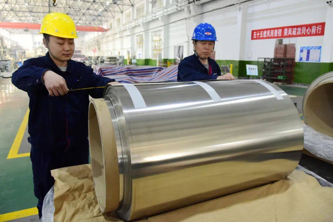 宝钛集团镍材料公司成功研制出船舶用白铜合金带卷