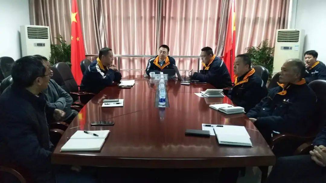 中铝西南铝总经理王建国到锻造厂、熔铸厂开展质量提升专题调研