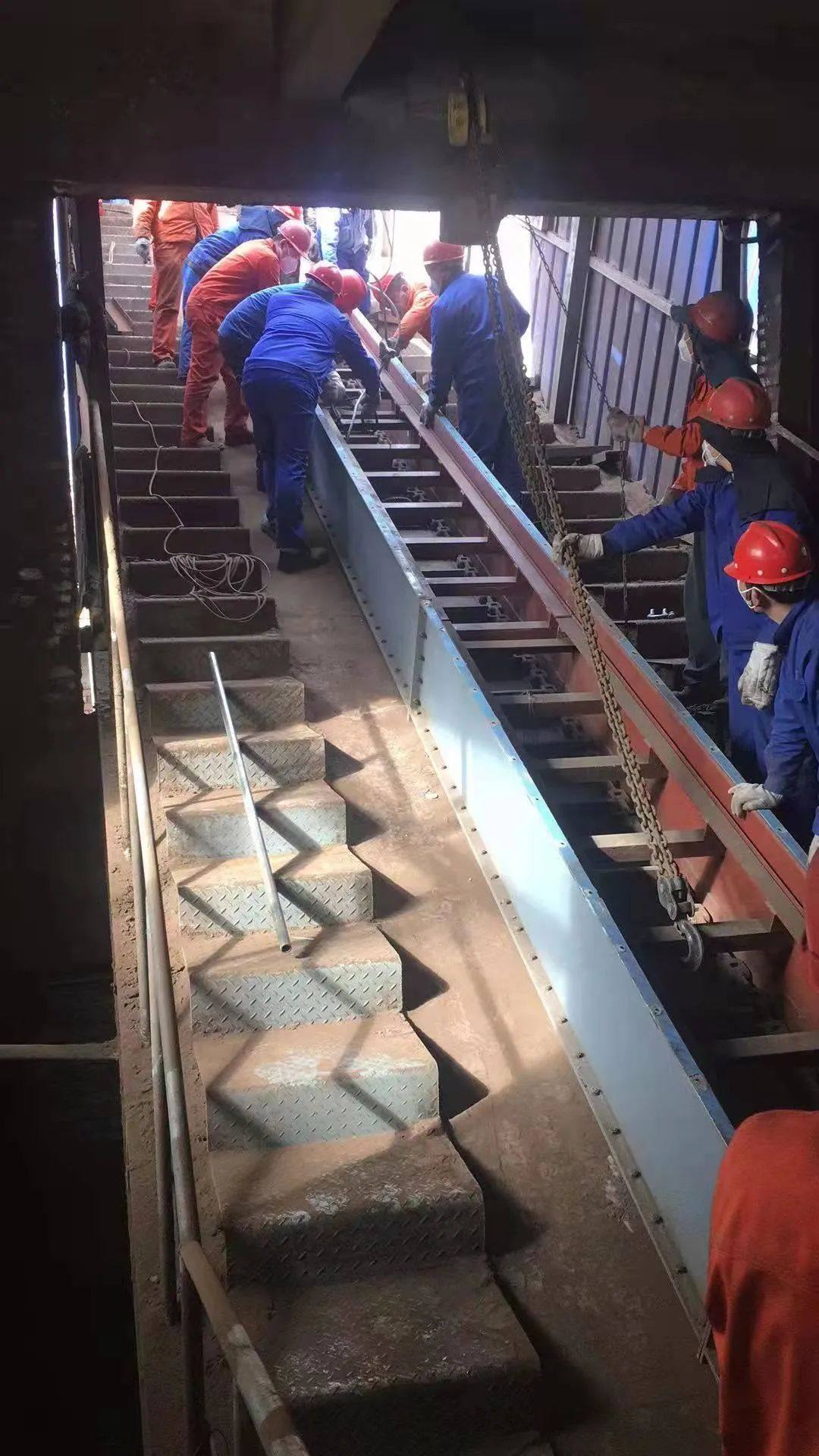 陕西锌业齐心协力促生产  确保元月开门红——硫酸车间检修小系统2#刮板侧记