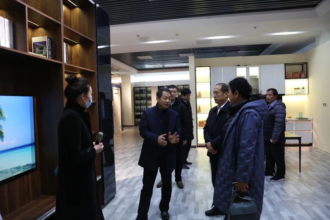 山東省總工會建材工會領導到山東華建鋁業集團走訪