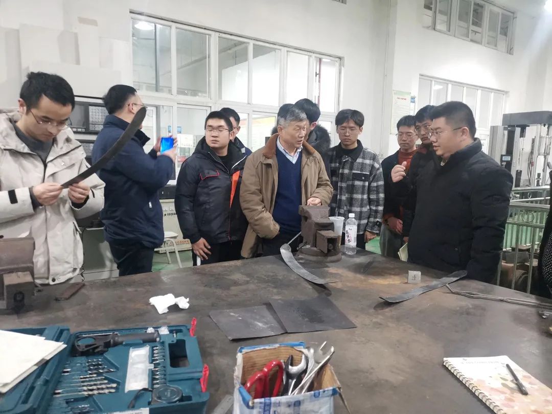 西南铝与重庆科技学院开展技术交流