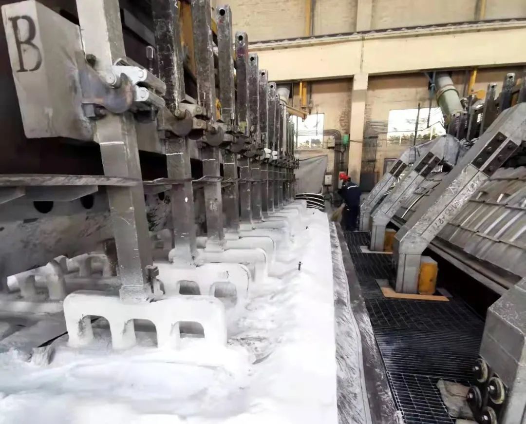 中铝青海分公司电解厂2022年首次大面整形验收工作正在进行